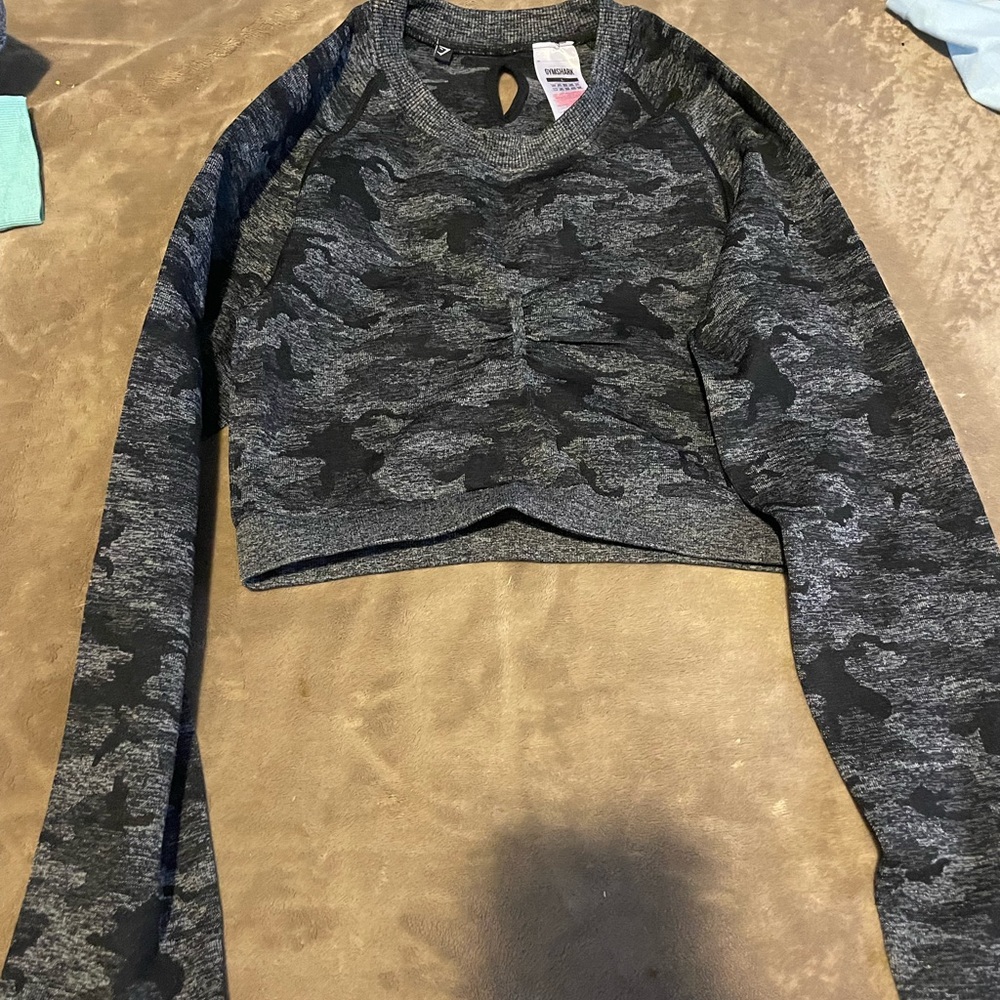 Camo cropped shirt gymshark